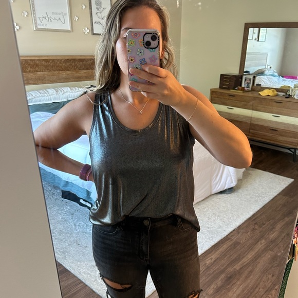 Shiny tank top - Picture 2 of 3